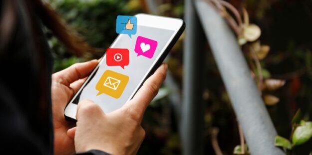 The Complete Guide to Social Media Analytics The Complete Guide to Social Media Analytics