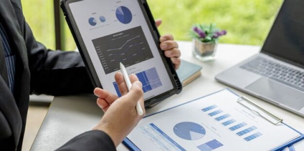 How to Align Sales and Marketing for Maximum ROI How to Align Sales and Marketing for Maximum ROI